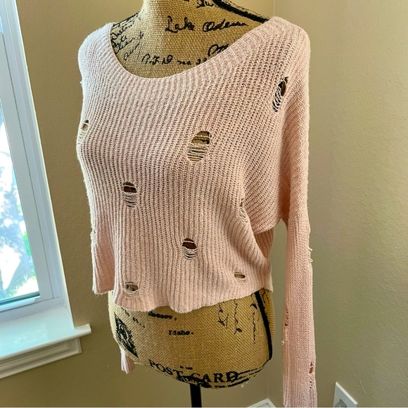 EXPRESS : Distressed Pink Crop Sweater - Picture 2 of 6